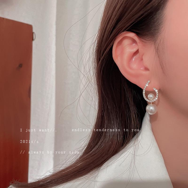 Silver Needle Twisted Diamond Pearl Stud Earrings - Elegant, Versatile Korean Style for Evening Wear