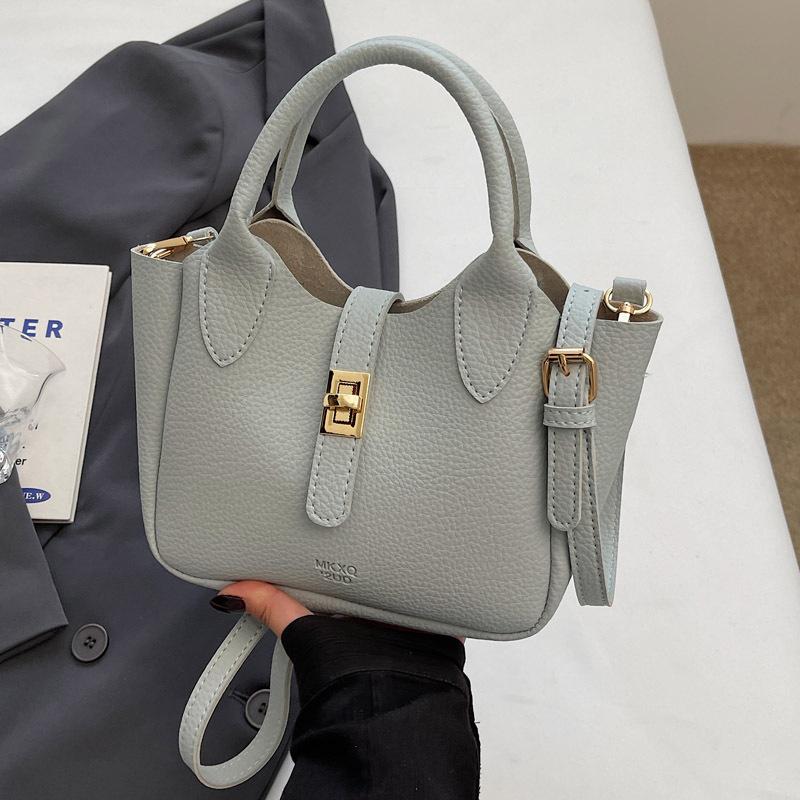 Advanced Sense of Foreign Style Small Bag Women 2025 New Fashion Versatile Messenger Bag Popular Handbag Bucket Bag