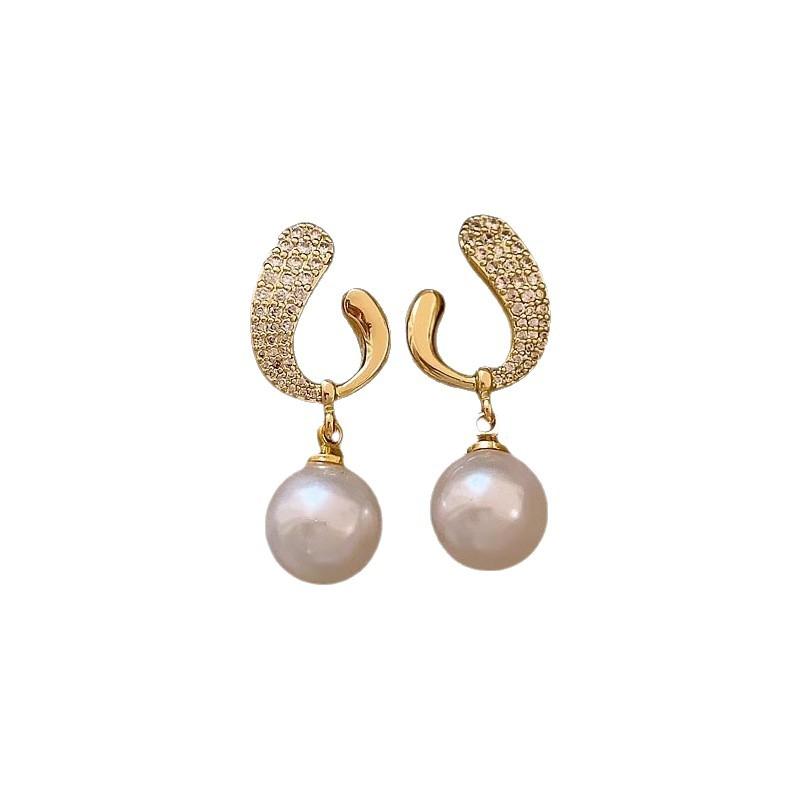 Elegant Pearl Stud Earrings for Women , Simple Chic Design , Light Alloy Ear Jewelry