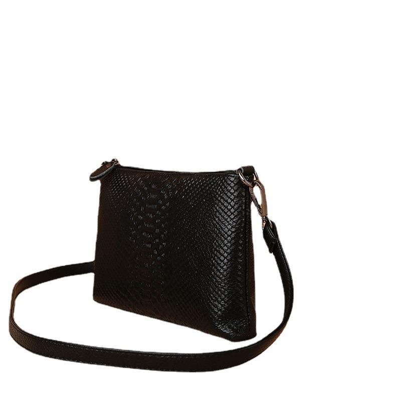 Daiga large-capacity leather envelope bag, crocodile pattern handbag, women's change bag, shoulder messenger bag.