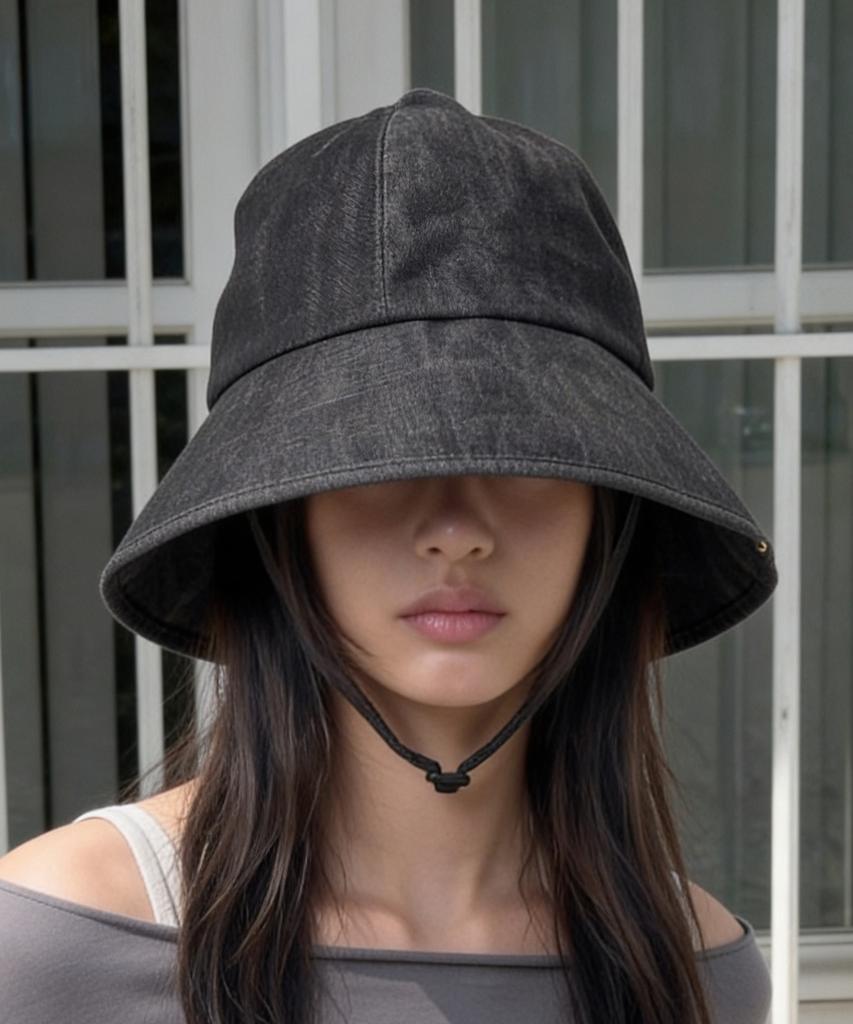 Eondeokeonteulolseutyudio Strap Bucket Hat / Linen Tw / B Black