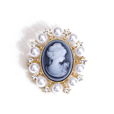 Female Retro Relief Beauty Head Brooch