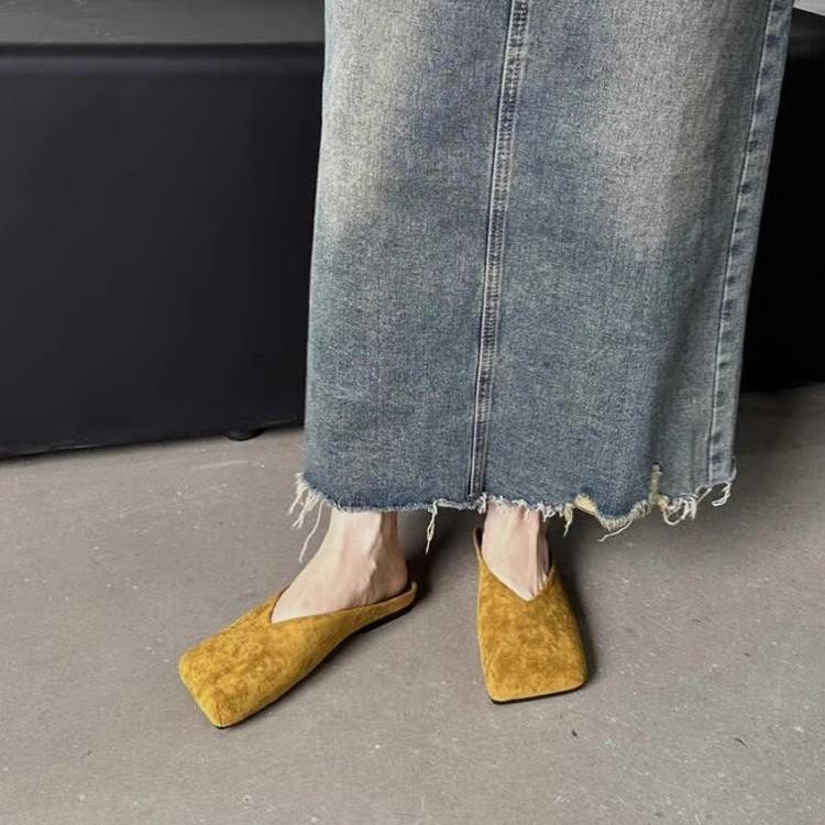 

Модная обувь Тапочки Плоские шлепанцы Закрытый носок Флок Слиперы Женские Низкий Резина 2024 Квадратный Римский Каблуки-копытца ПУ Ткань Ретро обувь Женская 2024 39 жёлтый