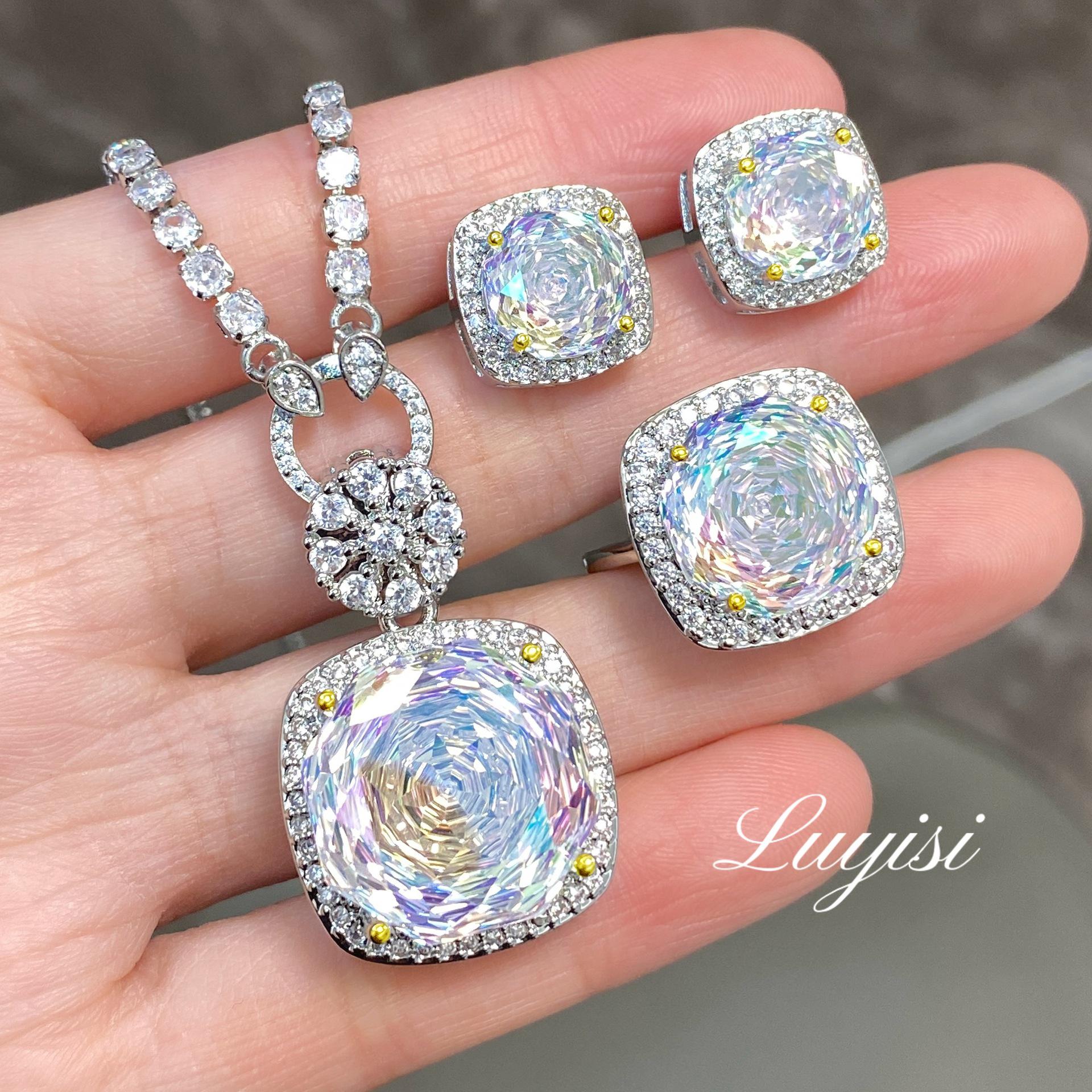 

Extra Large Octagonal Green-Purple Diamond Pendant with Inlaid High Carbon Diamond Earrings and Rose Flower Ring Set