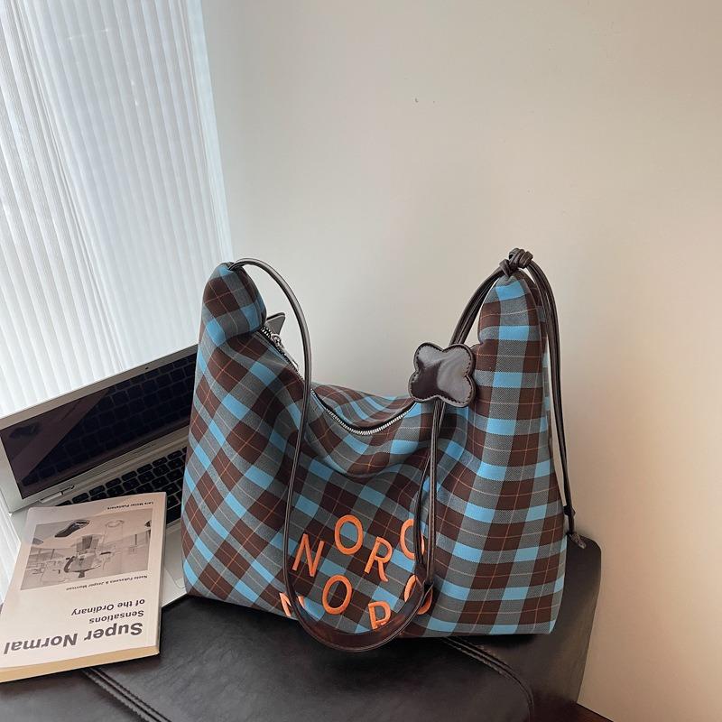 Large Capacity Plaid Bag Women's New Summer Versatile Shoulder Messenger Bag College Student Class Tote Bag