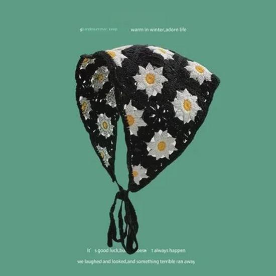 "Sweet & Cute Hand-Knitted Floral Headband: Spring/Autumn Travel Style"