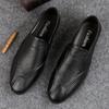 Nouveaux Mocassins Homme Mode Chaussures en Cuir Véritable Décontractées Souples Confortables Respirantes Ballerines Chaussures Paresseuses Chaussures de Conduite Légères pour Homme