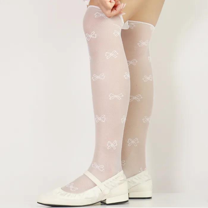 Ribbon pattern over-the-knee socks (white)