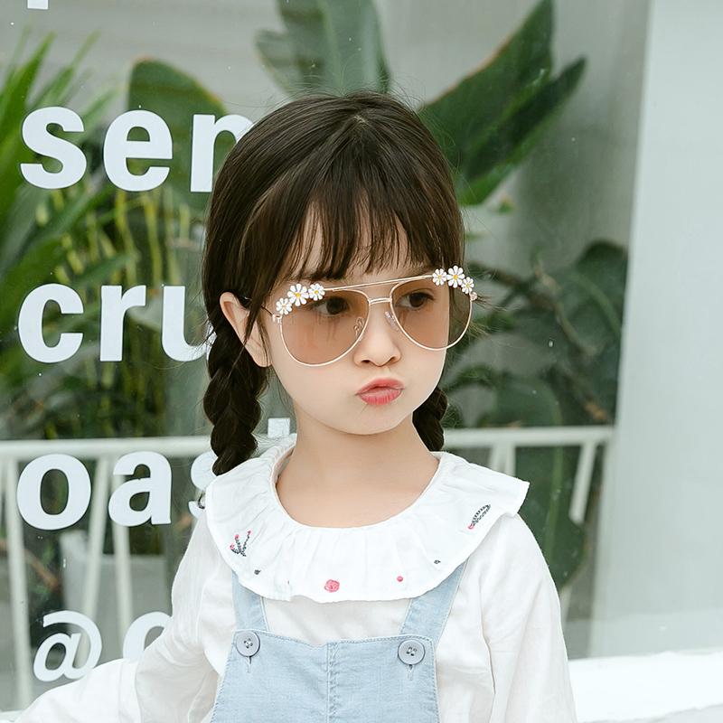 Occhiali da Sole per Bambini Carini con Montatura in Metallo, Cerniera a Molla, Motivo Floreale, Occhiali alla Moda per Ragazze, Occhiali da Ciclismo da Esterno, Occhiali per Feste, UV400