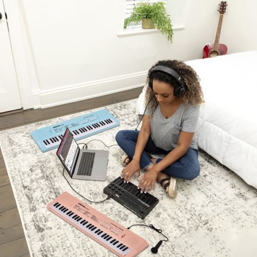 Btuty 61-Key Electronic Keyboard Piano Instrument with Microphone, Dual Power Modes, 6 Demonstration Songs, 5 Different Rhythms, Portable Piano Keyboa