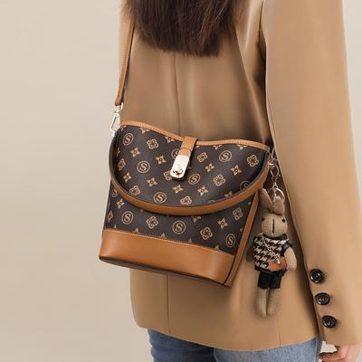 Bucket Bag Women's New Autumn and Winter Bucket Bag Messenger Bag Premium Sense Portable Shoulder Commuter Women's Bag