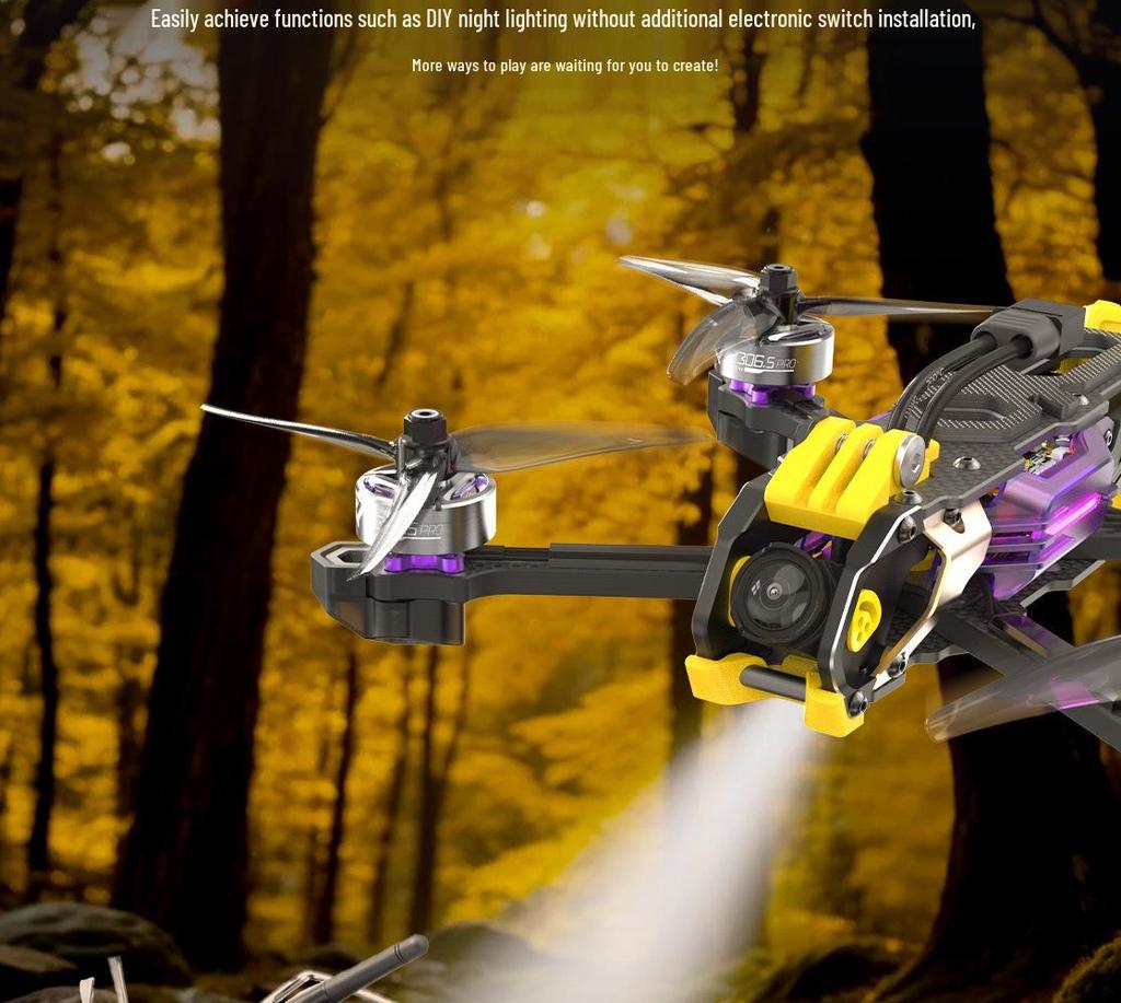 SpeedyBee F405 V5 4-in-1 ESC & FPV Flight Controller.