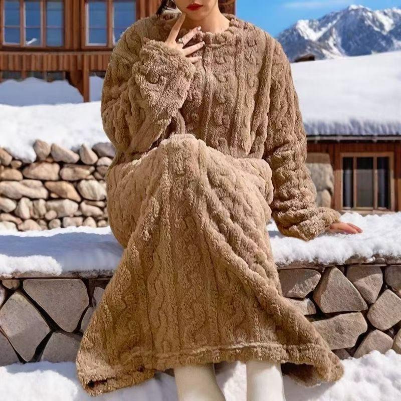 Children's & Women's Long-Sleeve Coral Fleece Bathrobe: Thick, Absorbent, Cozy Pajamas & Towel Wrap for Fall/Winter.