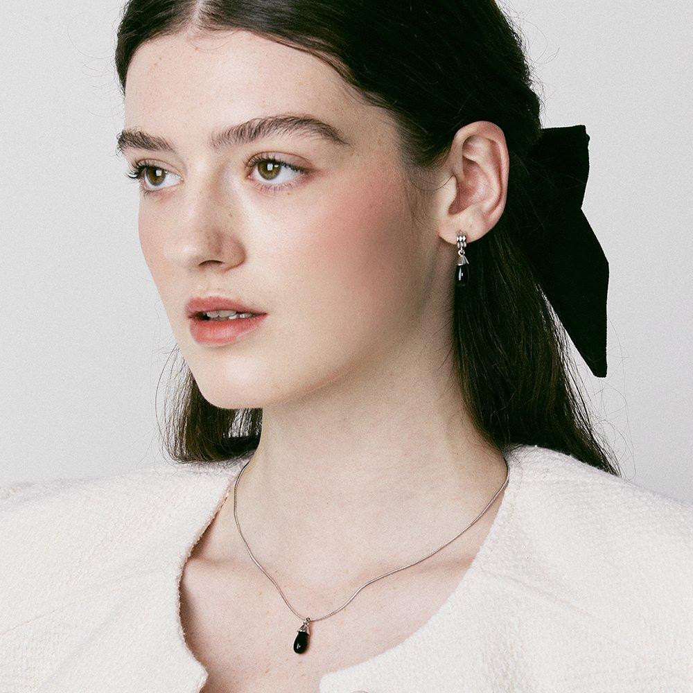 Ornament Drop Necklace_Vh249One002M