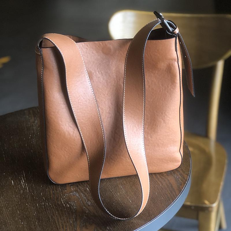Leisure Women Big Bag Genuine Leather Wide Belt Bucket Bag Soft First Layer Cowhide Shoulder Bag