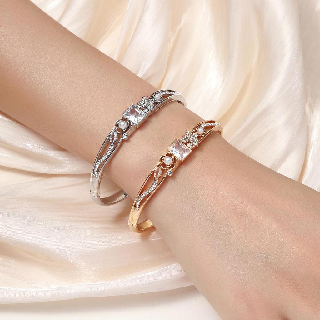 Korean Style Rhinestone Butterfly Bracelet - Exquisite, Elegant, High-End Jewelry for Women