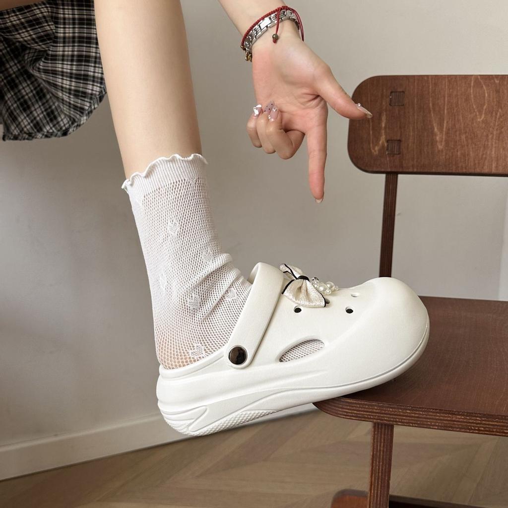 Casual platform hole shoes for women in the summer of 2025, new models for wearing fashion bows, comfortable and versatile cool slippers for women