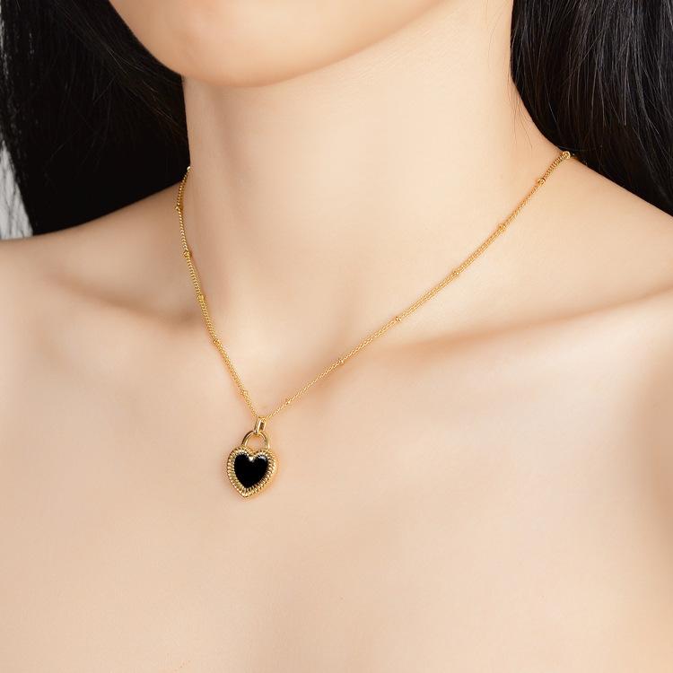 Black and White Double-sided Love Necklace, Women's Light Luxury, Niche Retro High-end Sense, Simple Collarbone Chain AB-sided Versatile Necklace