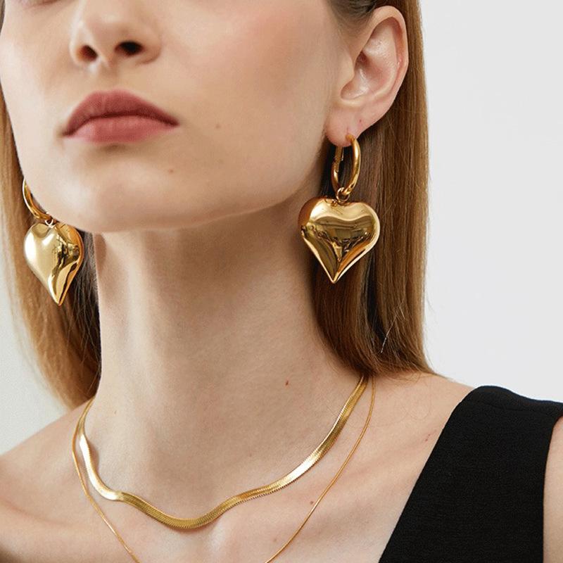 Exquisite Heart Shape Hoop Earrings Asymmetric Big Earrings for Women Trend Gold Party Jewelry Girl Chic Gift
