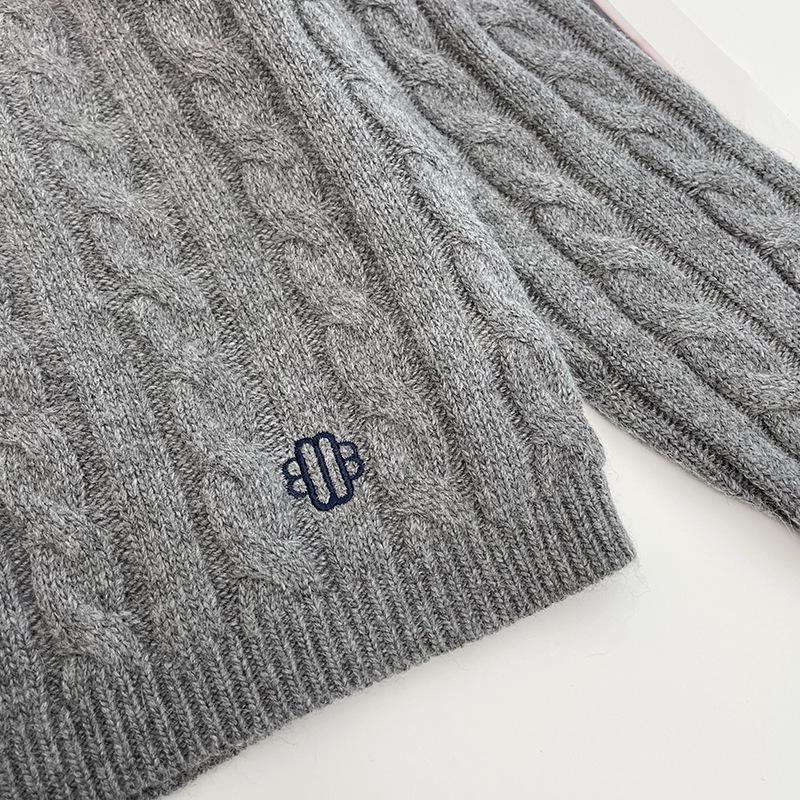 Yingjie M Women's Grey French Retro Ribbed Knit Pullover Sweater 220576 - Autumn/Winter 2022