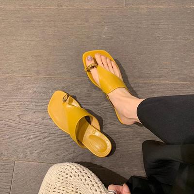 Traubenmutter Sommer neue modische Metallkappe Zehenbereich eckige Spitze vielseitige kleine niedrige Ferse zum Ausgehen coole Hausschuhe Damen Sommer