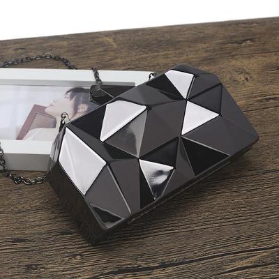 2019 Damenmode Metall Unregelmäßige Clutch Umhängetasche