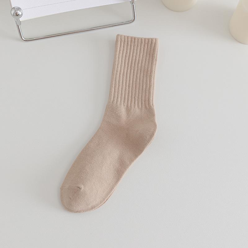 

Женские носки средней длины с вертикальными полосками, повседневные спортивные носки, осенне-зимне-весенние хлопковые носки 1 Pairs хаки