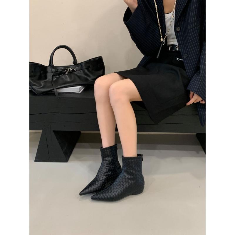 

French woven plaid design inner height-increasing short boots women s autumn and winter new niche temperament thin short boots 39 чёрный