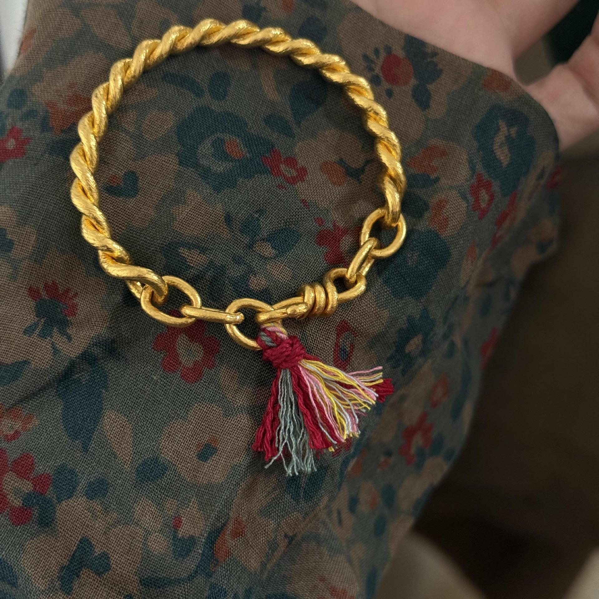 Горячая Распродажа Ретро Уникальный Дизайн Скрученный Кубинский Браслет Универсальный Высококачественные Аксессуары для Рук золотой