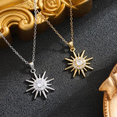 Collier clavicule élégant coréen avec pendentif soleil et zircone