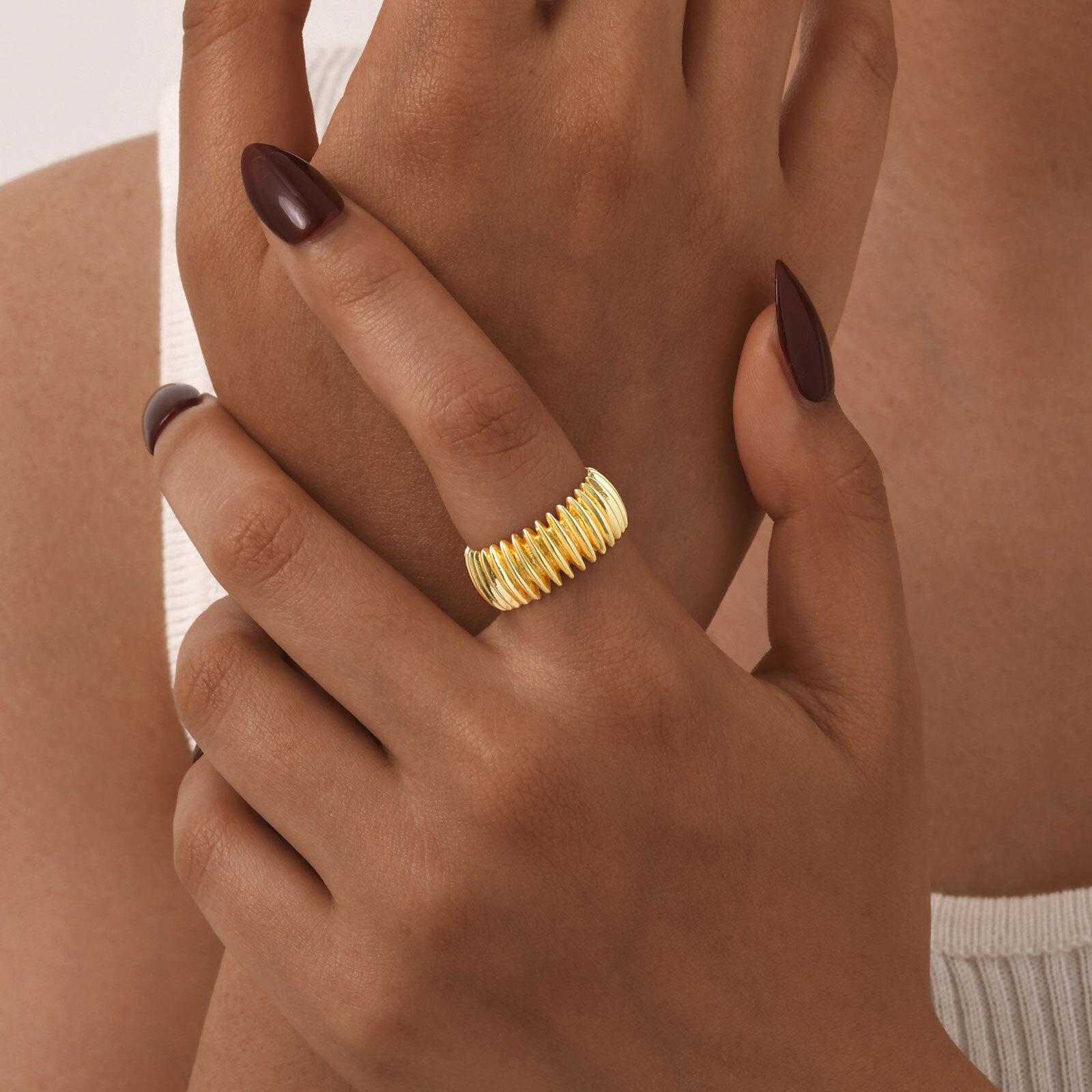 

Stainless Steel Creative Geometry Rings for Women, Gold Plated Waterproof Finger Jewelry US Ring Size 06