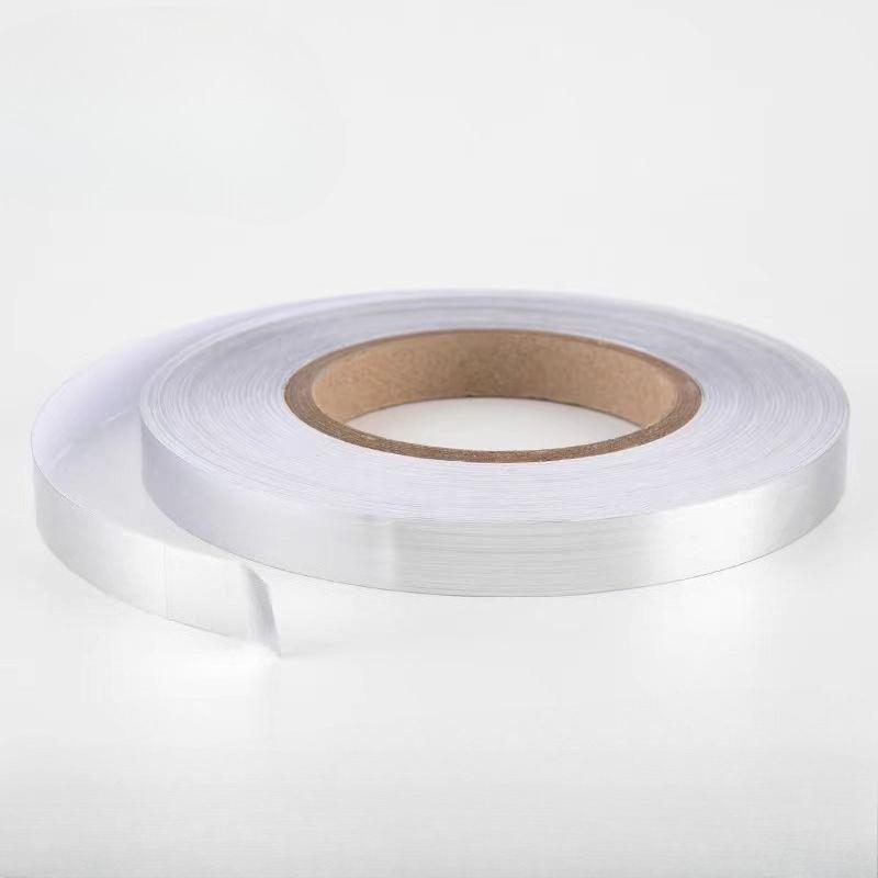 Goldener Silberner Bodenrand - 1 Rolle, 50m, Wasserdicht, Selbstklebend, Glamouröser Stil, Schimmerndes Finish, zur Heimdekoration