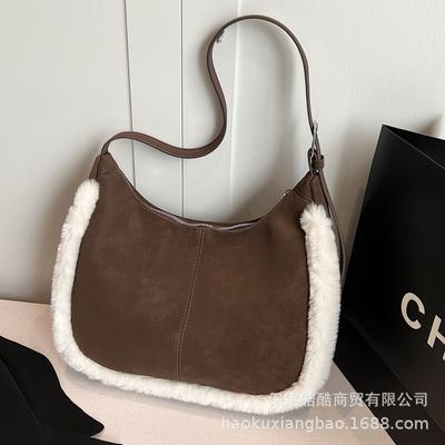 Large Capacity Lamb Wool Bag Women's 2025 New Autumn and Winter Retro Bucket Bag Commuter Suede Shoulder Messenger Bag
