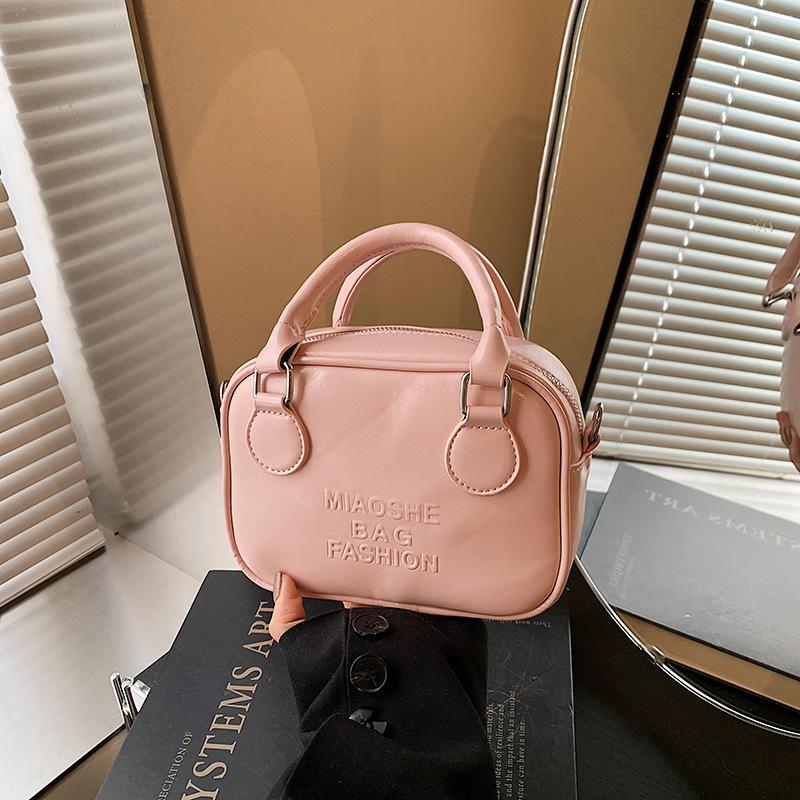 Premium retro handbag bag women's spring and summer 2025 popular shoulder bag casual versatile messenger small square bag