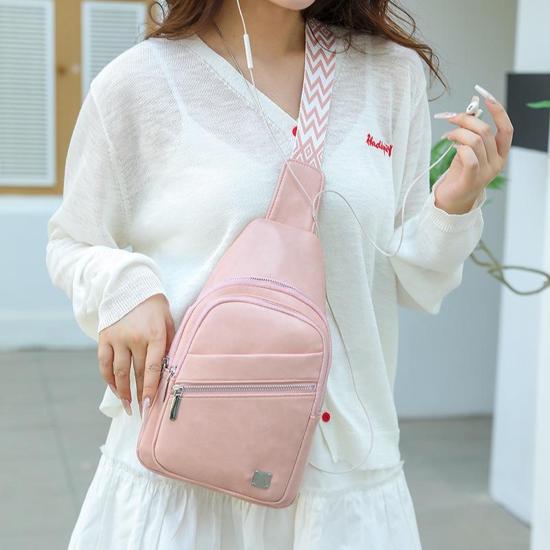 High-end Fashion Shoulder Messenger Bag Women's Summer New Niche Design Simple and Versatile Breast Bag