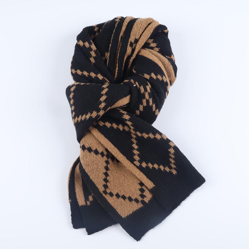 Écharpe à carreaux rouge vin: Châle chaud et polyvalent pour l'automne/hiver, style coréen imitation cachemire.