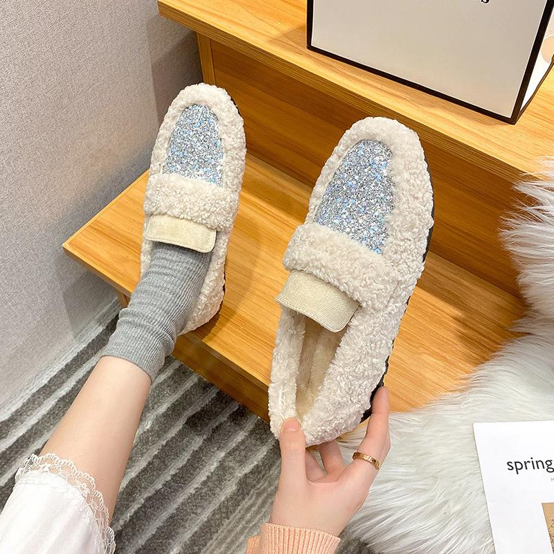 

Mao Mao shoes women wear in winter with velvet thick soles and one pedal flat soles to keep warm, lamb wool fairy Doudou shoes are versatile 34 білий