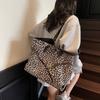 New Leopard Print Canvas Bags Popular Europe America Large Capacity Tote Bags Versatile Commuter Stylish Personal Shoulder Bags