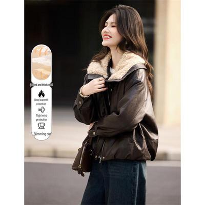 Xinfeyu Women's Faux Shearling Collar PU Leather Short Padded Jacket