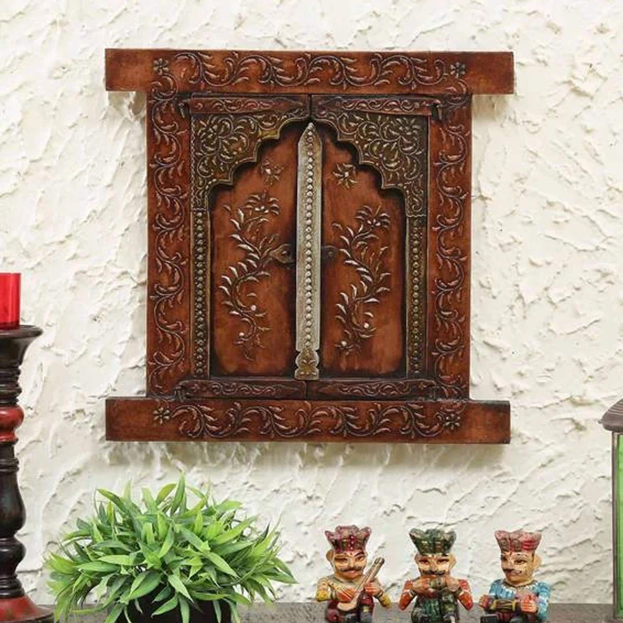 Handmade Embossed Painted Jharokha - Indian Wooden Wall Decor разноцветный