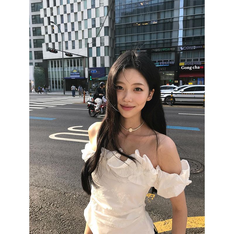 French curled jacquard shoulder short-sleeved t-shirt women s summer design temperament unique ruffle edge slim-fit top S белый