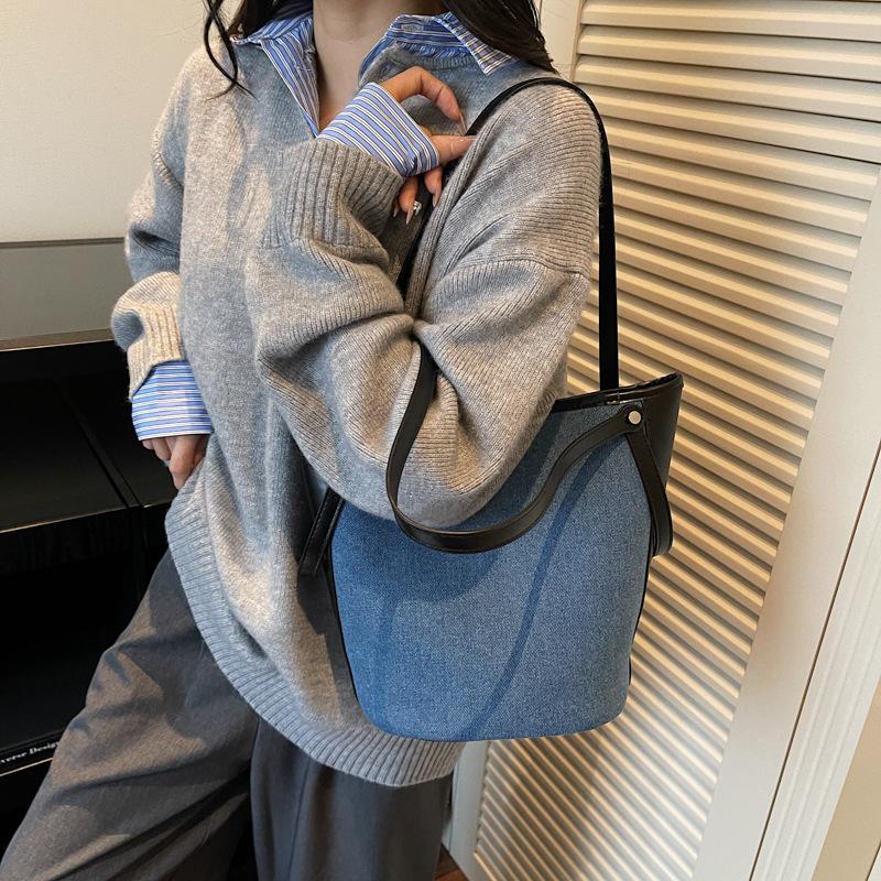 DenimTote Bag Women Fashion Shoulder Bag Casual Daily Use Structured Handbag