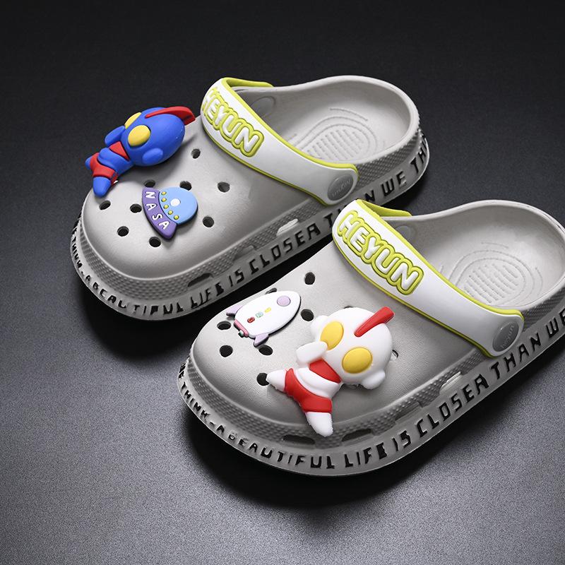 Durable Clogs Kids Fun Cartoon Design Nonslip Eva Summer Sandals For Boys And Girls In Colors Bright