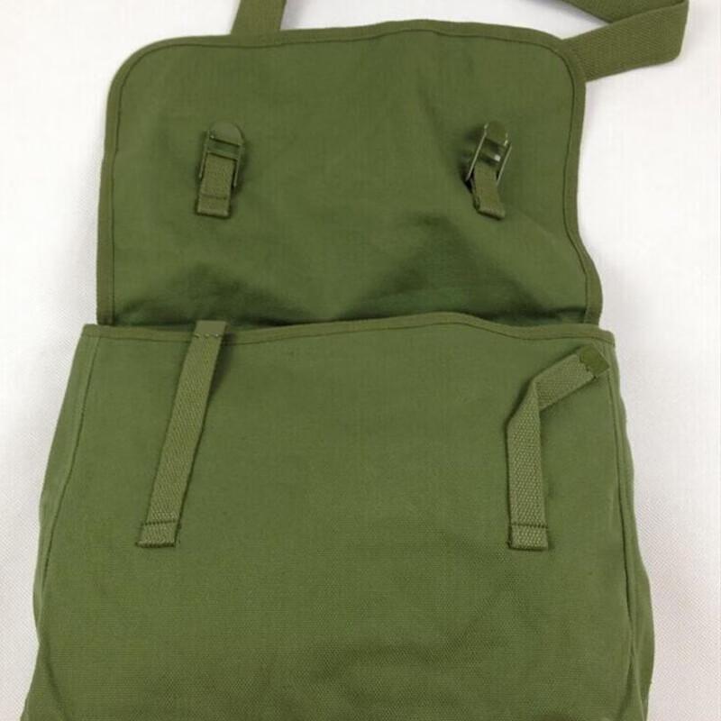 Chongfengju Retro vojenský zelený plátěný batoh