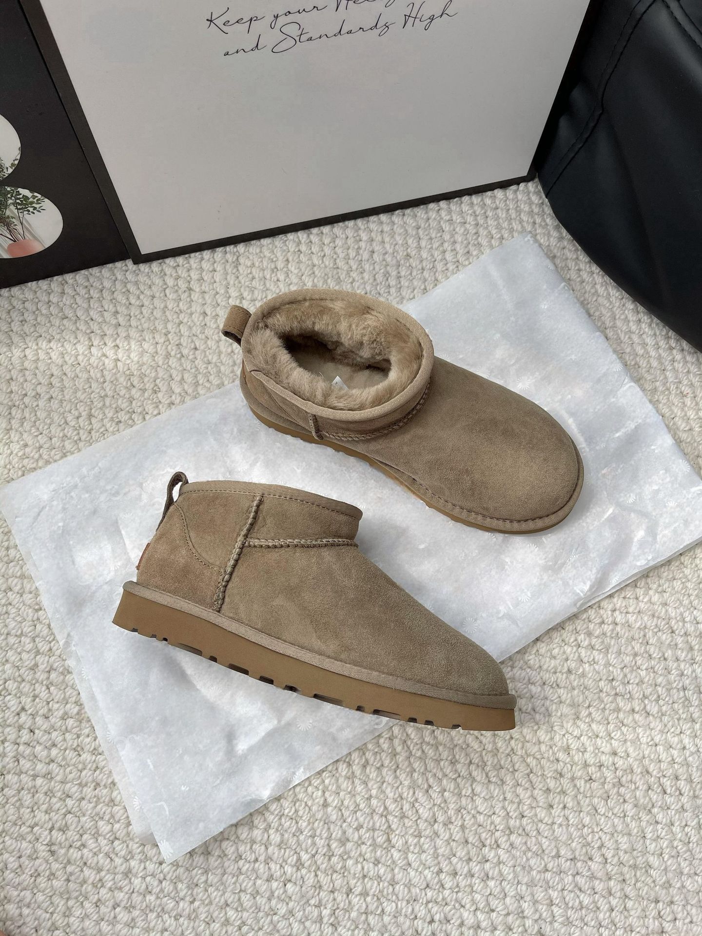 

Snow boots women s Henan Sangpo fur integrated short tube flat-bottomed wool velvet thermal cotton shoes Snow cotton 2025 winter 40