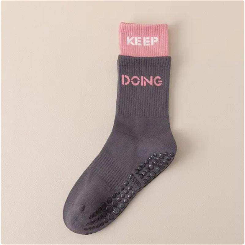 

Носки для йоги, повседневные полосатые хлопковые дышащие носки для пилатеса, силиконовые нескользящие спортивные носки для фитнеса, тренажерного зала, танцев и танцев серый