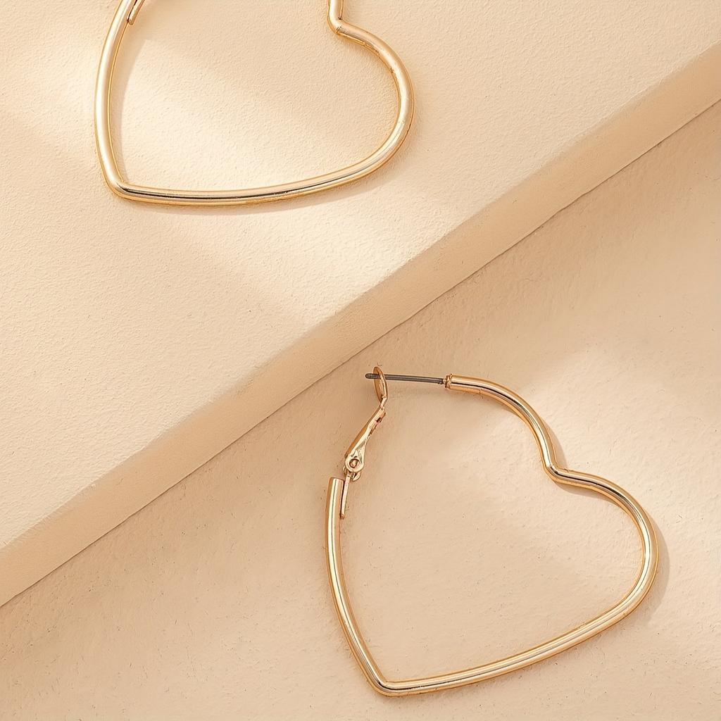 Jewelry Personalized Hollow Heart Stud Earrings, Versatile Temperament Contour Geometric Earrings Women