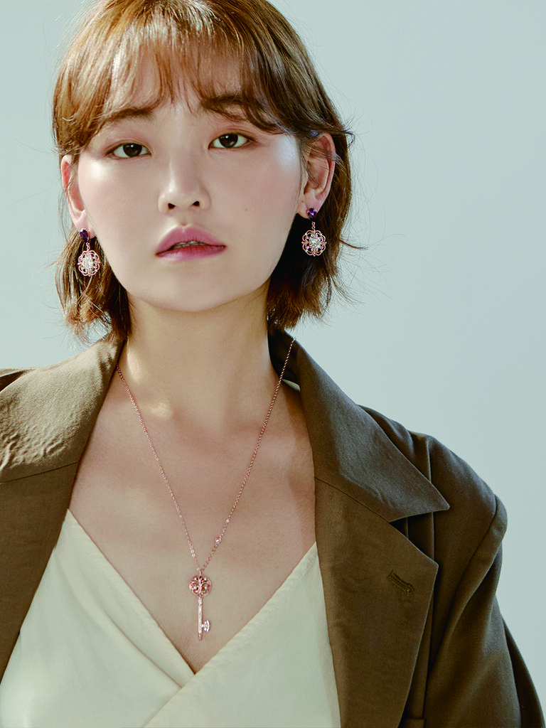 Roideter Fiori Frame Earrings