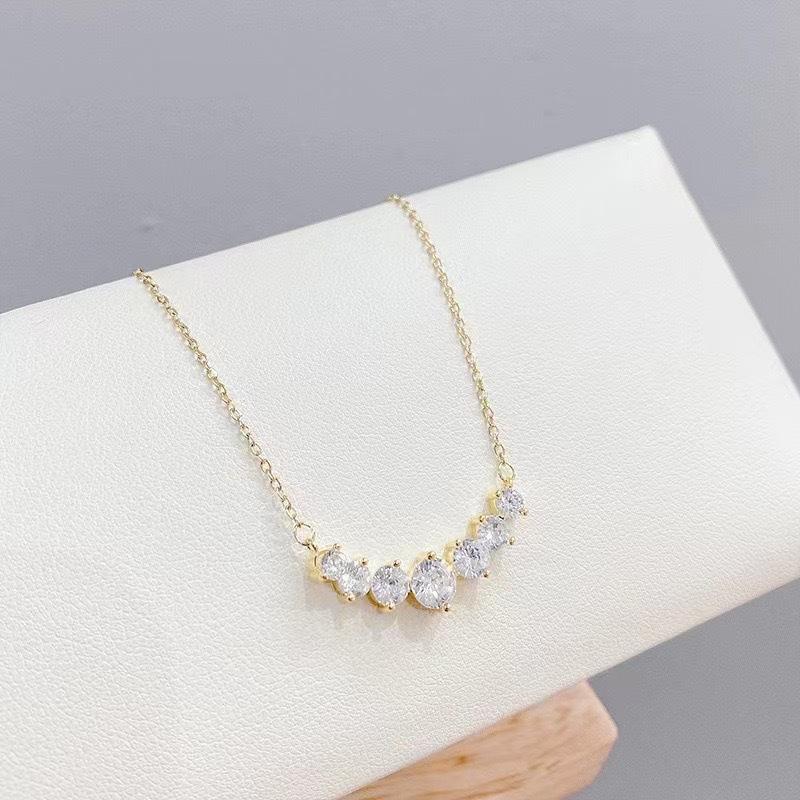 Smile Necklace Women'S Shiny Imitation Moissanite Zircon Pendant Neck Chain Fashion Lamp Luxury High-End Temperament Jewelry
