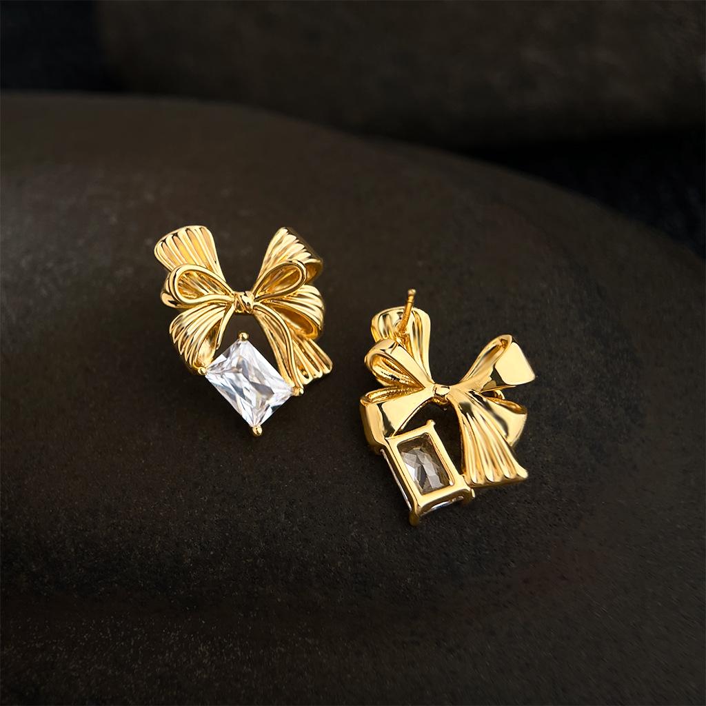 18K Gold Geometric Zircon Bow Stud Earrings